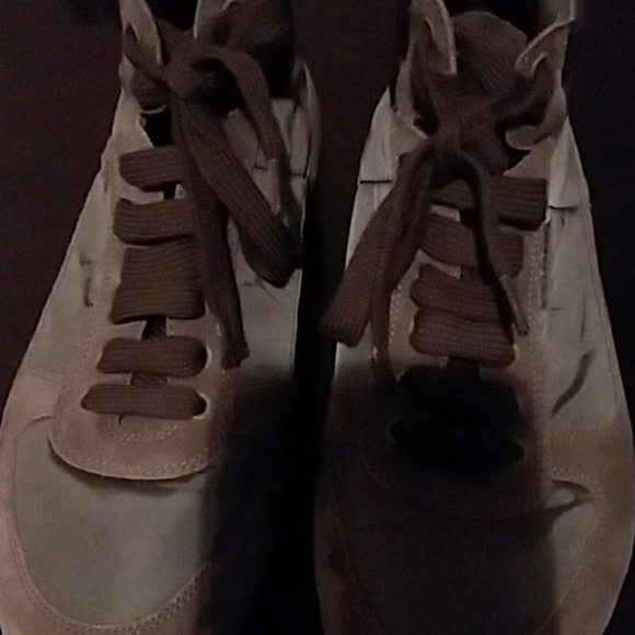 Prada shoes - Picture 3 of 4